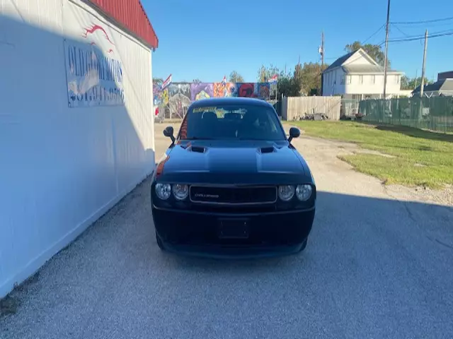 2014 dodge challenger sxt